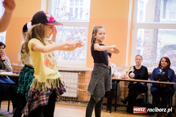 Zdjęcie w galerii na portalu naszraciborz.pl: Podsumowanie akcji G&oacute;ra Grosza 2016 w SP13 wiadomości z regionu
