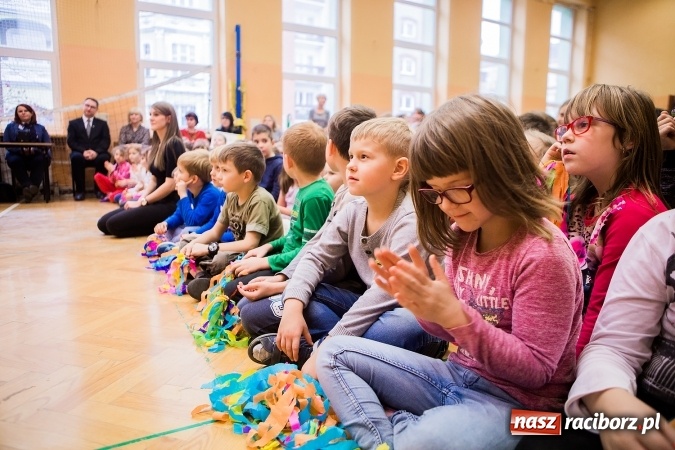 Zdjęcie w galerii na portalu naszraciborz.pl: Podsumowanie akcji G&oacute;ra Grosza 2016 w SP13 wiadomości z regionu