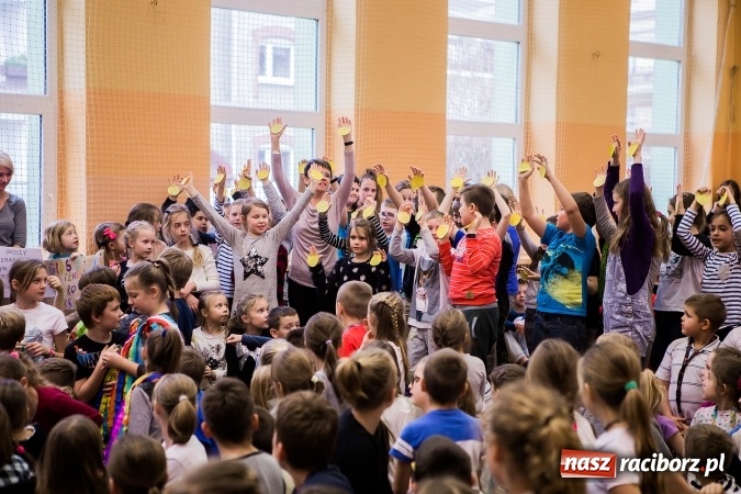 Zdjęcie w galerii na portalu naszraciborz.pl: Podsumowanie akcji G&oacute;ra Grosza 2016 w SP13 wiadomości z regionu