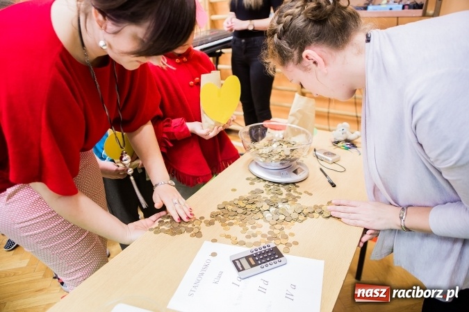 Zdjęcie w galerii na portalu naszraciborz.pl: Podsumowanie akcji G&oacute;ra Grosza 2016 w SP13 wiadomości z regionu