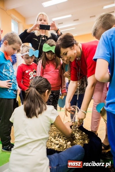 Zdjęcie w galerii na portalu naszraciborz.pl: Podsumowanie akcji G&oacute;ra Grosza 2016 w SP13 wiadomości z regionu