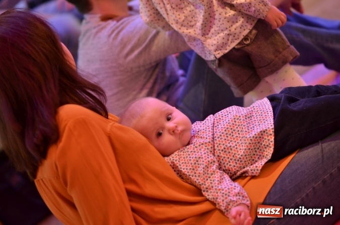 Zdjęcie w galerii na portalu naszraciborz.pl: Raciborskie maluchy znalazły się w świątecznej krainie dźwięku  wiadomości z regionu