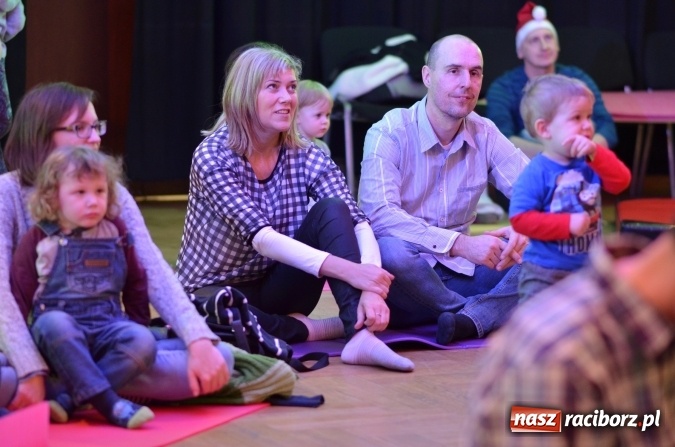 Zdjęcie w galerii na portalu naszraciborz.pl: Raciborskie maluchy znalazły się w świątecznej krainie dźwięku  wiadomości z regionu