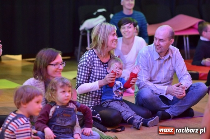 Zdjęcie w galerii na portalu naszraciborz.pl: Raciborskie maluchy znalazły się w świątecznej krainie dźwięku  wiadomości z regionu