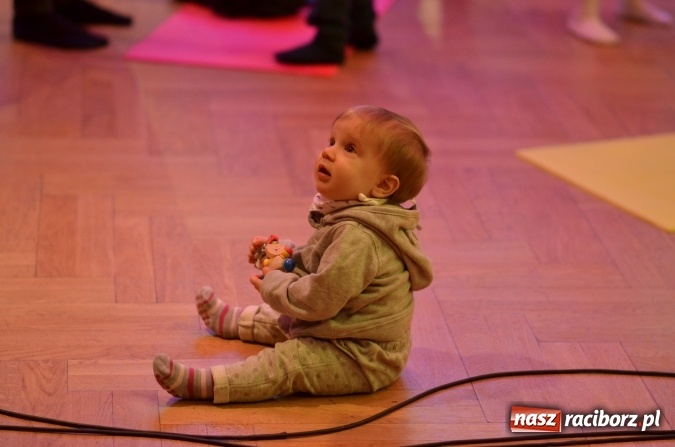 Zdjęcie w galerii na portalu naszraciborz.pl: Raciborskie maluchy znalazły się w świątecznej krainie dźwięku  wiadomości z regionu