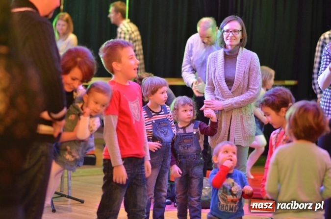 Zdjęcie w galerii na portalu naszraciborz.pl: Raciborskie maluchy znalazły się w świątecznej krainie dźwięku  wiadomości z regionu