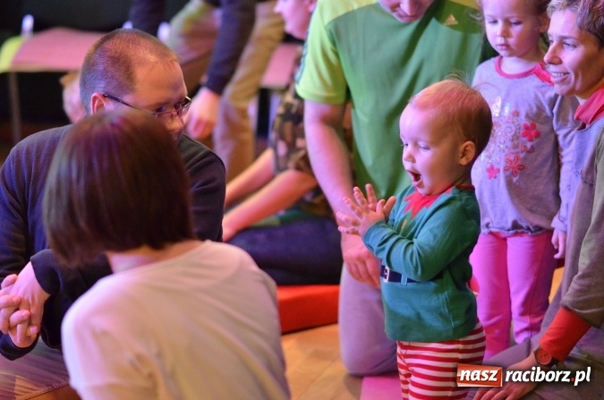 Zdjęcie w galerii na portalu naszraciborz.pl: Raciborskie maluchy znalazły się w świątecznej krainie dźwięku  wiadomości z regionu