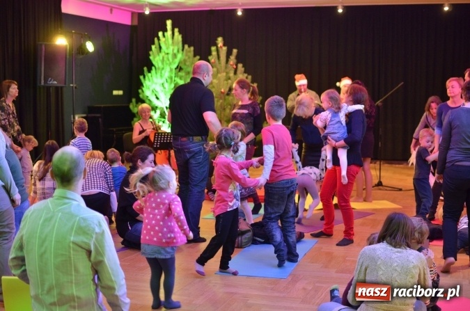 Zdjęcie w galerii na portalu naszraciborz.pl: Raciborskie maluchy znalazły się w świątecznej krainie dźwięku  wiadomości z regionu