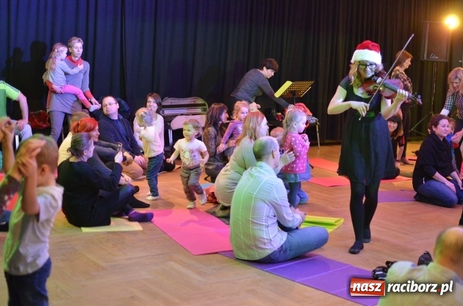Zdjęcie w galerii na portalu naszraciborz.pl: Raciborskie maluchy znalazły się w świątecznej krainie dźwięku  wiadomości z regionu