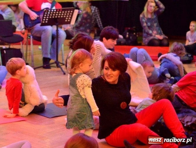 Zdjęcie w galerii na portalu naszraciborz.pl: Raciborskie maluchy znalazły się w świątecznej krainie dźwięku  wiadomości z regionu