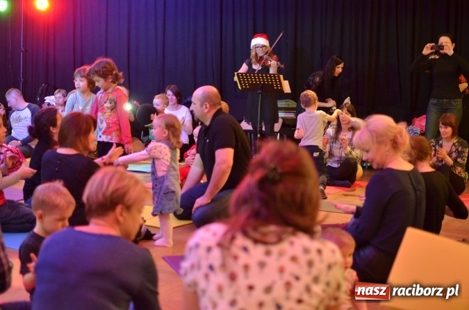 Zdjęcie w galerii na portalu naszraciborz.pl: Raciborskie maluchy znalazły się w świątecznej krainie dźwięku  wiadomości z regionu