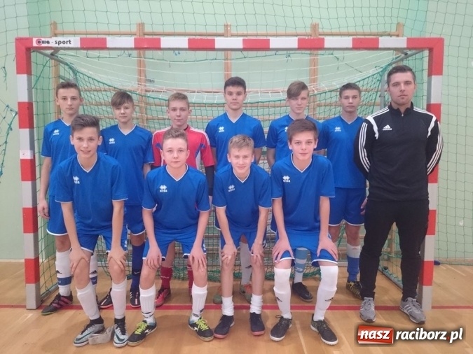 Zdjęcie w galerii na portalu naszraciborz.pl: Halowy Turniej Piłki Nożnej Szkół Gimnazjalnych  wiadomości z regionu