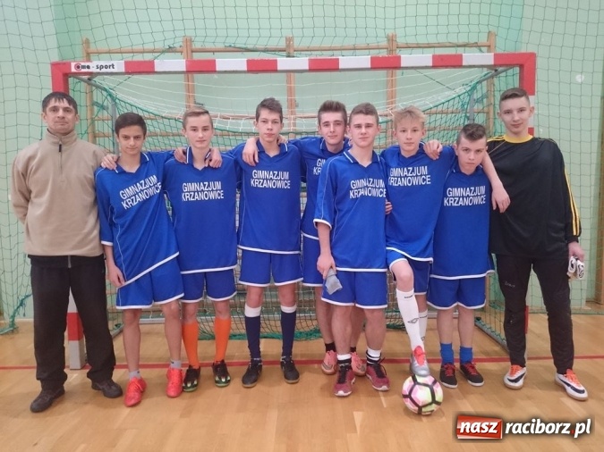 Zdjęcie w galerii na portalu naszraciborz.pl: Halowy Turniej Piłki Nożnej Szkół Gimnazjalnych  wiadomości z regionu