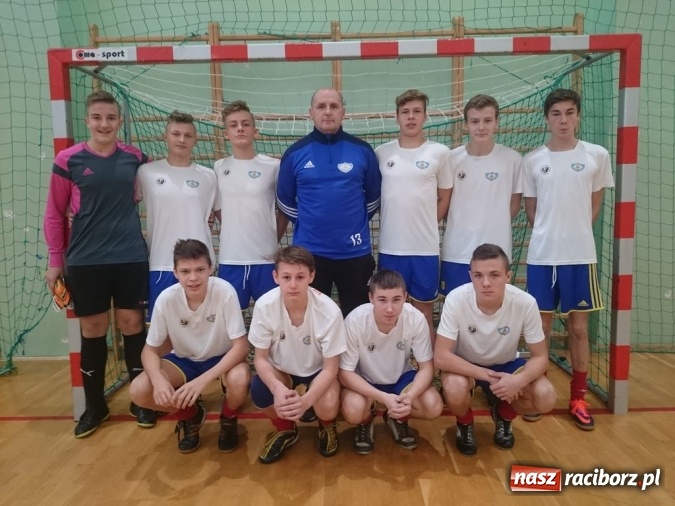 Zdjęcie w galerii na portalu naszraciborz.pl: Halowy Turniej Piłki Nożnej Szkół Gimnazjalnych  wiadomości z regionu