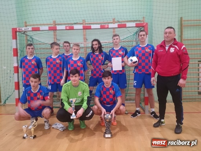 Zdjęcie w galerii na portalu naszraciborz.pl: Halowy Turniej Piłki Nożnej Szkół Gimnazjalnych  wiadomości z regionu