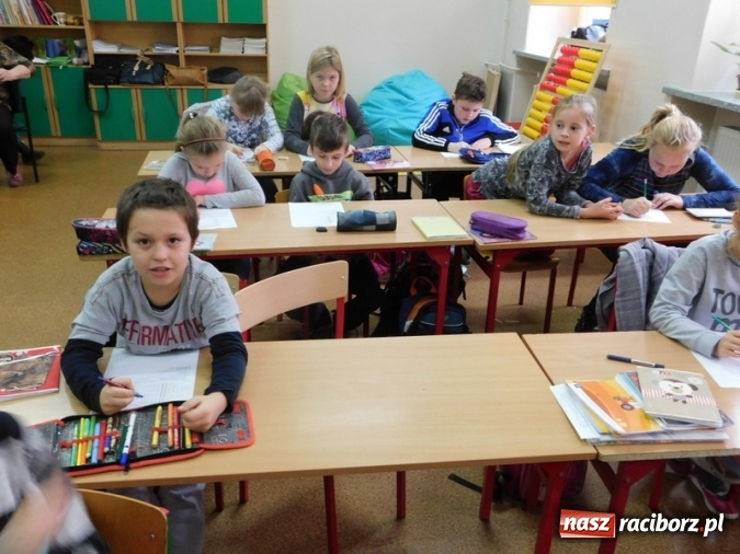 Zdjęcie w galerii na portalu naszraciborz.pl: Świąteczne warsztaty w Szkole Podstawowej nr 4  wiadomości z regionu