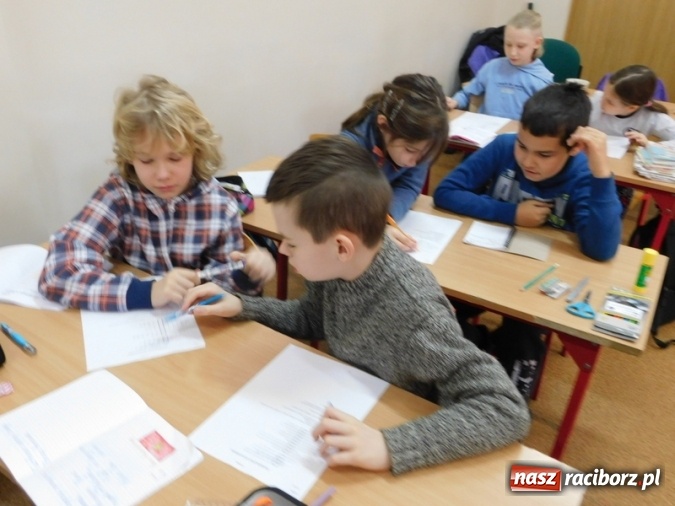 Zdjęcie w galerii na portalu naszraciborz.pl: Świąteczne warsztaty w Szkole Podstawowej nr 4  wiadomości z regionu