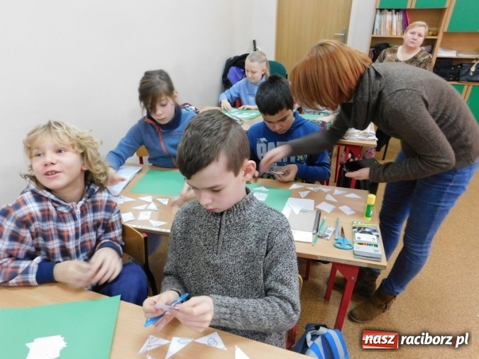 Zdjęcie w galerii na portalu naszraciborz.pl: Świąteczne warsztaty w Szkole Podstawowej nr 4  wiadomości z regionu