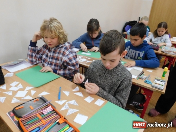 Zdjęcie w galerii na portalu naszraciborz.pl: Świąteczne warsztaty w Szkole Podstawowej nr 4  wiadomości z regionu