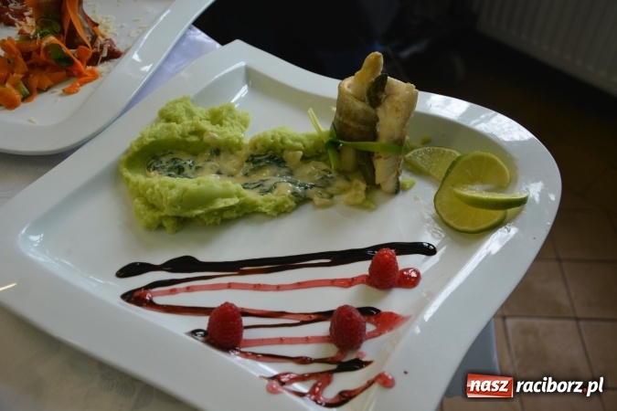 Zdjęcie w galerii na portalu naszraciborz.pl: Konkurs kulinarny Potrawy Wigilijne i Bożonarodzeniowe w CKZiU nr 1 wiadomości z regionu