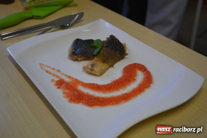 Zdjęcie w galerii na portalu naszraciborz.pl: Konkurs kulinarny Potrawy Wigilijne i Bożonarodzeniowe w CKZiU nr 1 wiadomości z regionu