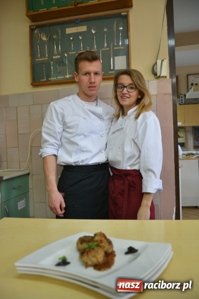 Zdjęcie w galerii na portalu naszraciborz.pl: Konkurs kulinarny Potrawy Wigilijne i Bożonarodzeniowe w CKZiU nr 1 wiadomości z regionu