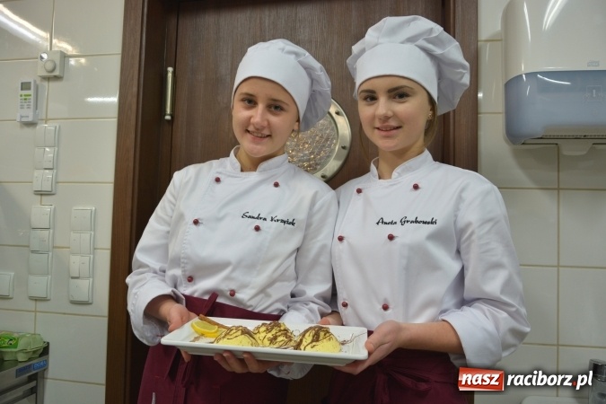 Zdjęcie w galerii na portalu naszraciborz.pl: Konkurs kulinarny Potrawy Wigilijne i Bożonarodzeniowe w CKZiU nr 1 wiadomości z regionu