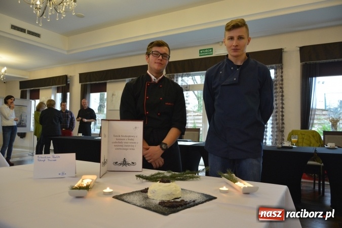 Zdjęcie w galerii na portalu naszraciborz.pl: Konkurs kulinarny Potrawy Wigilijne i Bożonarodzeniowe w CKZiU nr 1 wiadomości z regionu