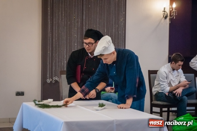 Zdjęcie w galerii na portalu naszraciborz.pl: Konkurs kulinarny Potrawy Wigilijne i Bożonarodzeniowe w CKZiU nr 1 wiadomości z regionu