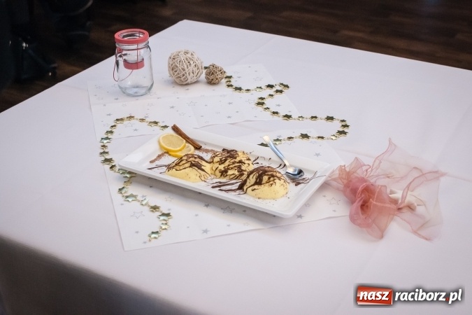 Zdjęcie w galerii na portalu naszraciborz.pl: Konkurs kulinarny Potrawy Wigilijne i Bożonarodzeniowe w CKZiU nr 1 wiadomości z regionu