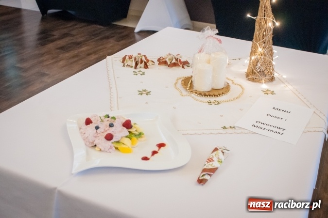 Zdjęcie w galerii na portalu naszraciborz.pl: Konkurs kulinarny Potrawy Wigilijne i Bożonarodzeniowe w CKZiU nr 1 wiadomości z regionu