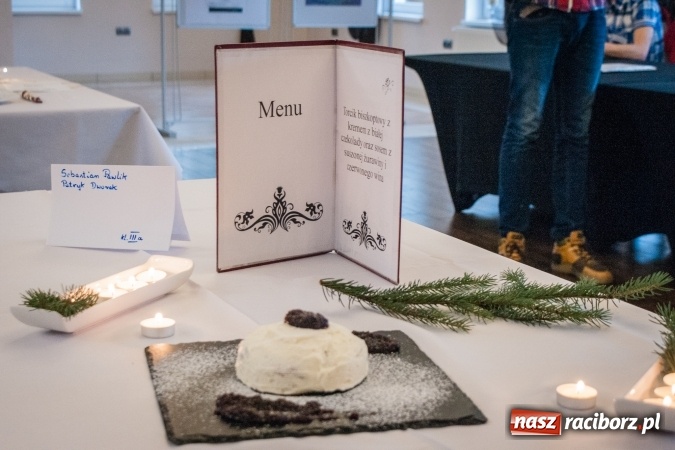 Zdjęcie w galerii na portalu naszraciborz.pl: Konkurs kulinarny Potrawy Wigilijne i Bożonarodzeniowe w CKZiU nr 1 wiadomości z regionu