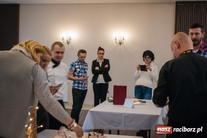 Zdjęcie w galerii na portalu naszraciborz.pl: Konkurs kulinarny Potrawy Wigilijne i Bożonarodzeniowe w CKZiU nr 1 wiadomości z regionu