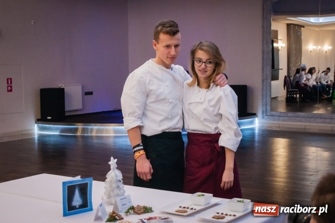 Zdjęcie w galerii na portalu naszraciborz.pl: Konkurs kulinarny Potrawy Wigilijne i Bożonarodzeniowe w CKZiU nr 1 wiadomości z regionu