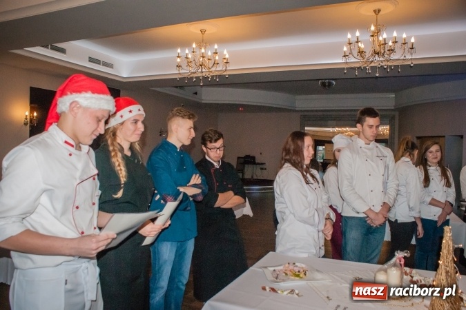 Zdjęcie w galerii na portalu naszraciborz.pl: Konkurs kulinarny Potrawy Wigilijne i Bożonarodzeniowe w CKZiU nr 1 wiadomości z regionu