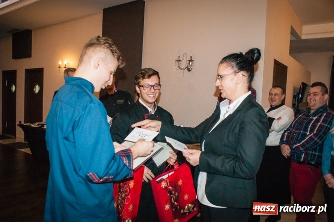 Zdjęcie w galerii na portalu naszraciborz.pl: Konkurs kulinarny Potrawy Wigilijne i Bożonarodzeniowe w CKZiU nr 1 wiadomości z regionu