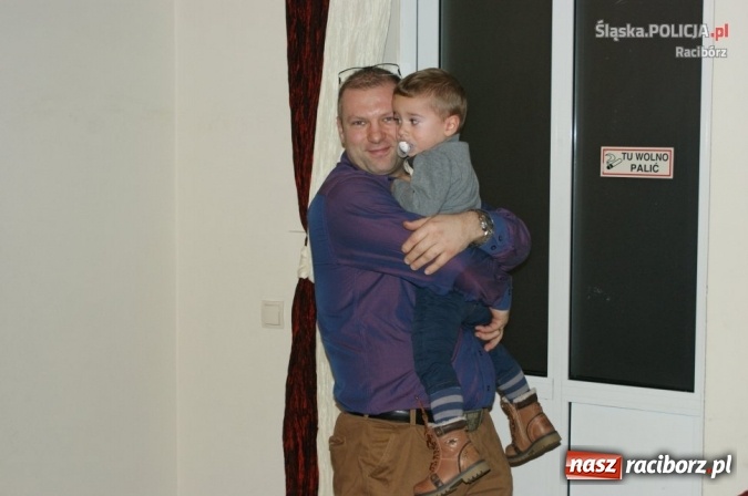 Zdjęcie w galerii na portalu naszraciborz.pl: Dzieci raciborskich mundurowych na spotkaniu z Mikołajem  wiadomości z regionu