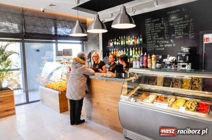 Zdjęcie w galerii na portalu naszraciborz.pl: Nowa kawiarnia przy Rynku w Raciborzu. KOFEINKA już otwarta wiadomości z regionu
