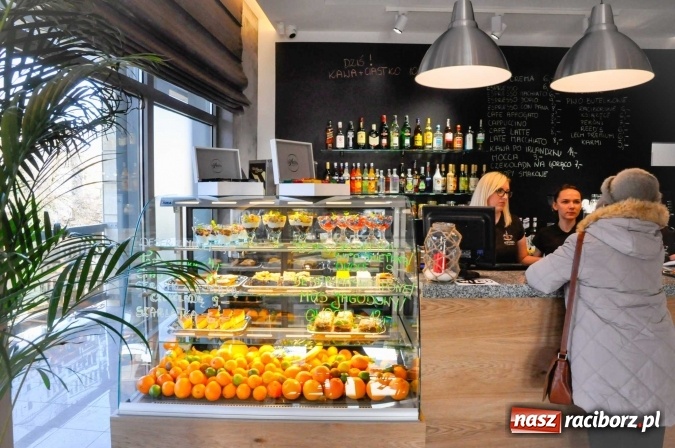 Zdjęcie w galerii na portalu naszraciborz.pl: Nowa kawiarnia przy Rynku w Raciborzu. KOFEINKA już otwarta wiadomości z regionu