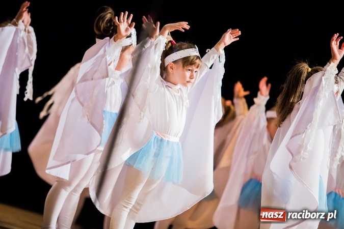 Zdjęcie w galerii na portalu naszraciborz.pl: Przedszkole nr 15 wystąpiło w Raciborskim Centrum Kultury wiadomości z regionu