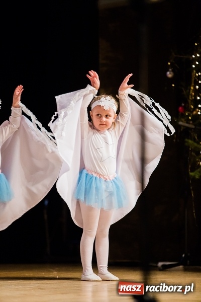 Zdjęcie w galerii na portalu naszraciborz.pl: Przedszkole nr 15 wystąpiło w Raciborskim Centrum Kultury wiadomości z regionu