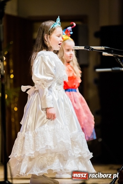 Zdjęcie w galerii na portalu naszraciborz.pl: Przedszkole nr 15 wystąpiło w Raciborskim Centrum Kultury wiadomości z regionu