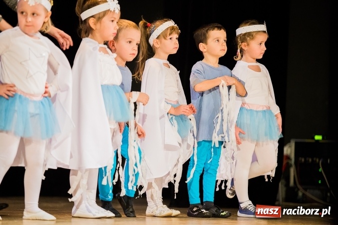 Zdjęcie w galerii na portalu naszraciborz.pl: Przedszkole nr 15 wystąpiło w Raciborskim Centrum Kultury wiadomości z regionu