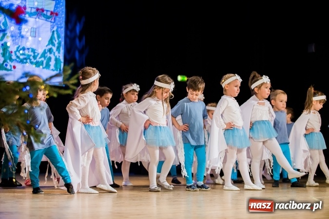 Zdjęcie w galerii na portalu naszraciborz.pl: Przedszkole nr 15 wystąpiło w Raciborskim Centrum Kultury wiadomości z regionu