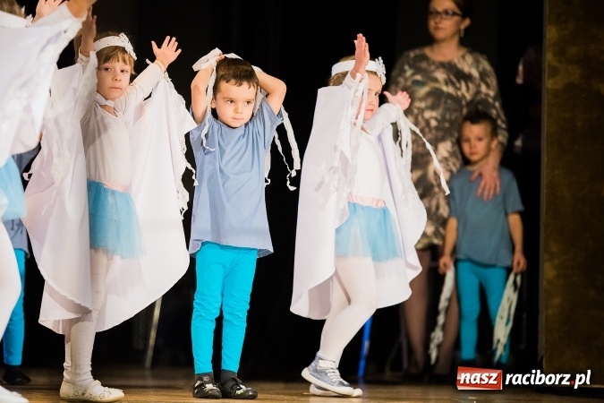 Zdjęcie w galerii na portalu naszraciborz.pl: Przedszkole nr 15 wystąpiło w Raciborskim Centrum Kultury wiadomości z regionu
