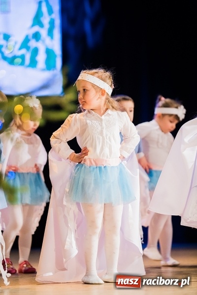 Zdjęcie w galerii na portalu naszraciborz.pl: Przedszkole nr 15 wystąpiło w Raciborskim Centrum Kultury wiadomości z regionu