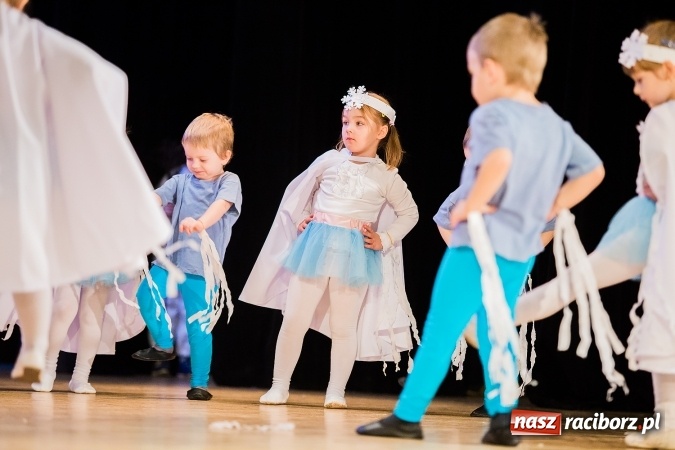 Zdjęcie w galerii na portalu naszraciborz.pl: Przedszkole nr 15 wystąpiło w Raciborskim Centrum Kultury wiadomości z regionu