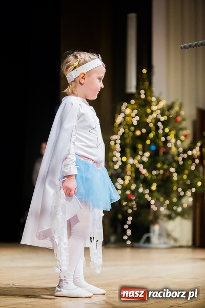 Zdjęcie w galerii na portalu naszraciborz.pl: Przedszkole nr 15 wystąpiło w Raciborskim Centrum Kultury wiadomości z regionu