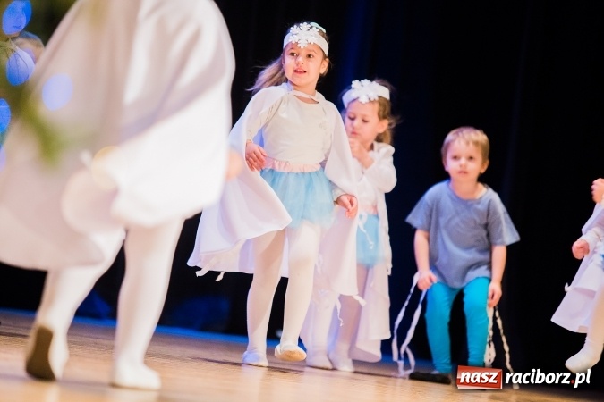 Zdjęcie w galerii na portalu naszraciborz.pl: Przedszkole nr 15 wystąpiło w Raciborskim Centrum Kultury wiadomości z regionu