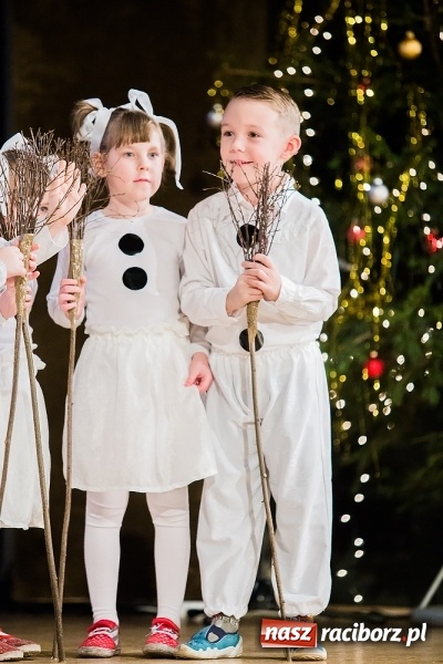 Zdjęcie w galerii na portalu naszraciborz.pl: Przedszkole nr 15 wystąpiło w Raciborskim Centrum Kultury wiadomości z regionu